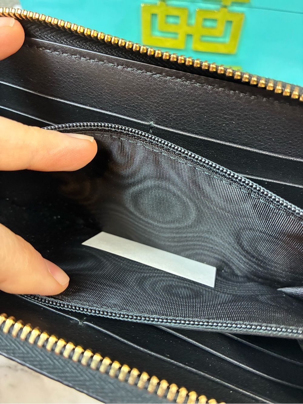 Gucci Black Nero Micro Guccissima GG Leather Zip Around Wallet - NWOT - Picture 11 of 12